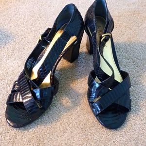 EUC Lauren Ralph Lauren Size 6 Black Leather Heeled Sandals